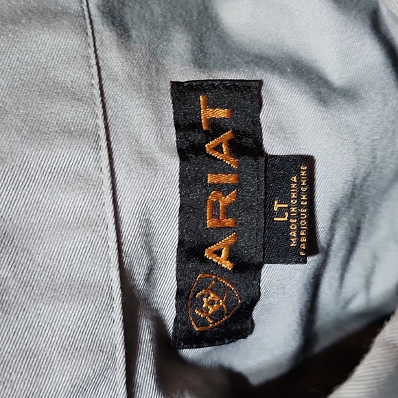 ARIAT EMBROIDERED THE FORT WESTERN PATCH BUTTON-DOWN LONG-SLEEVED SHIRT - Picture 6 of 15